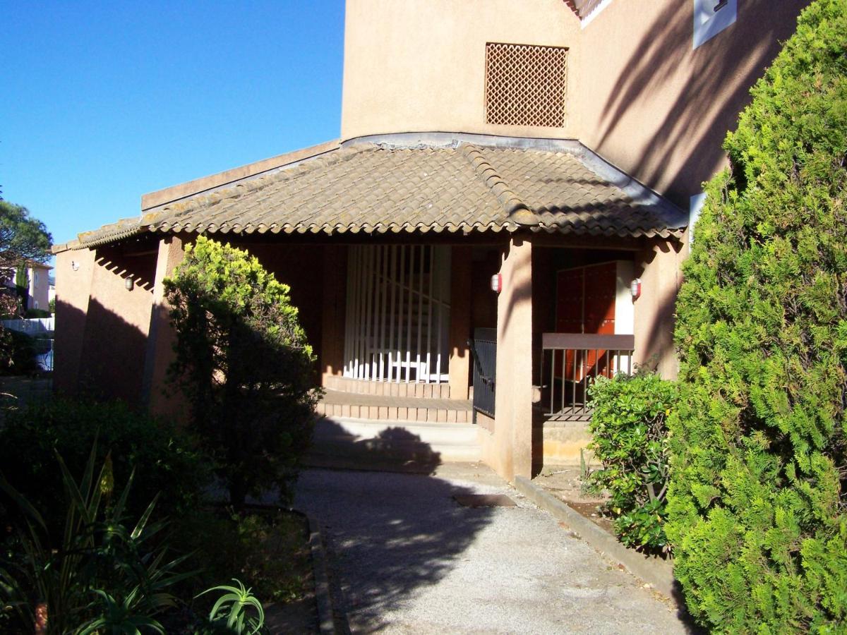 location en bord de mer Hyères Buitenkant foto
