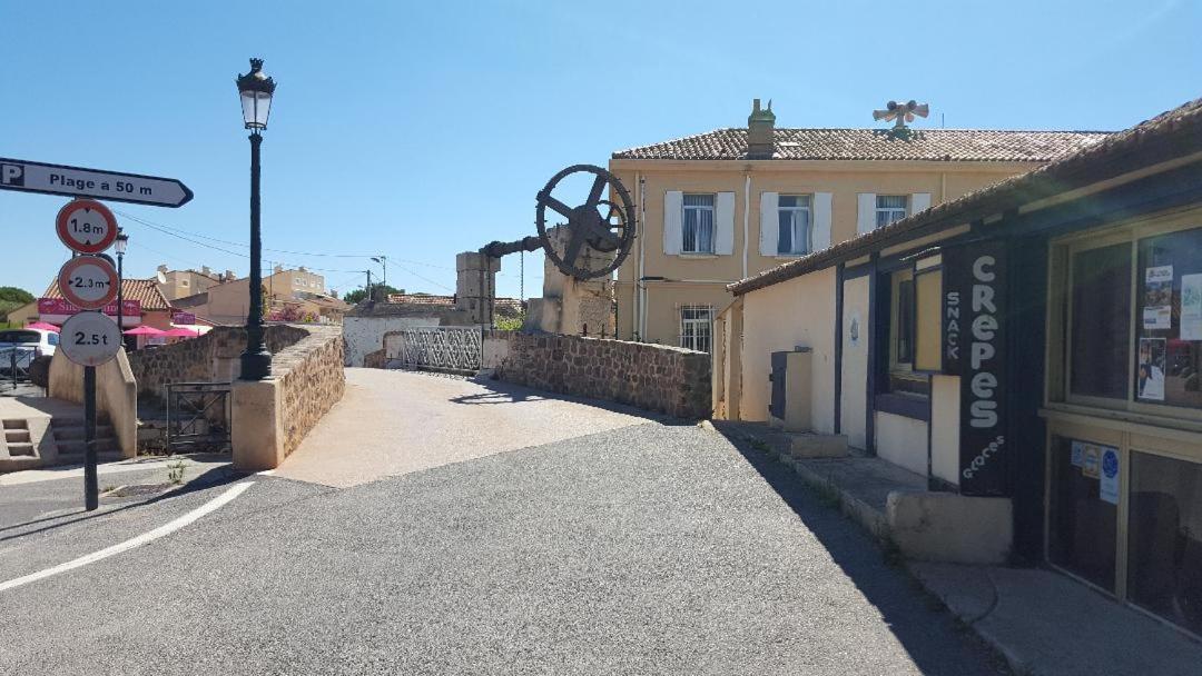 location en bord de mer Hyères Buitenkant foto