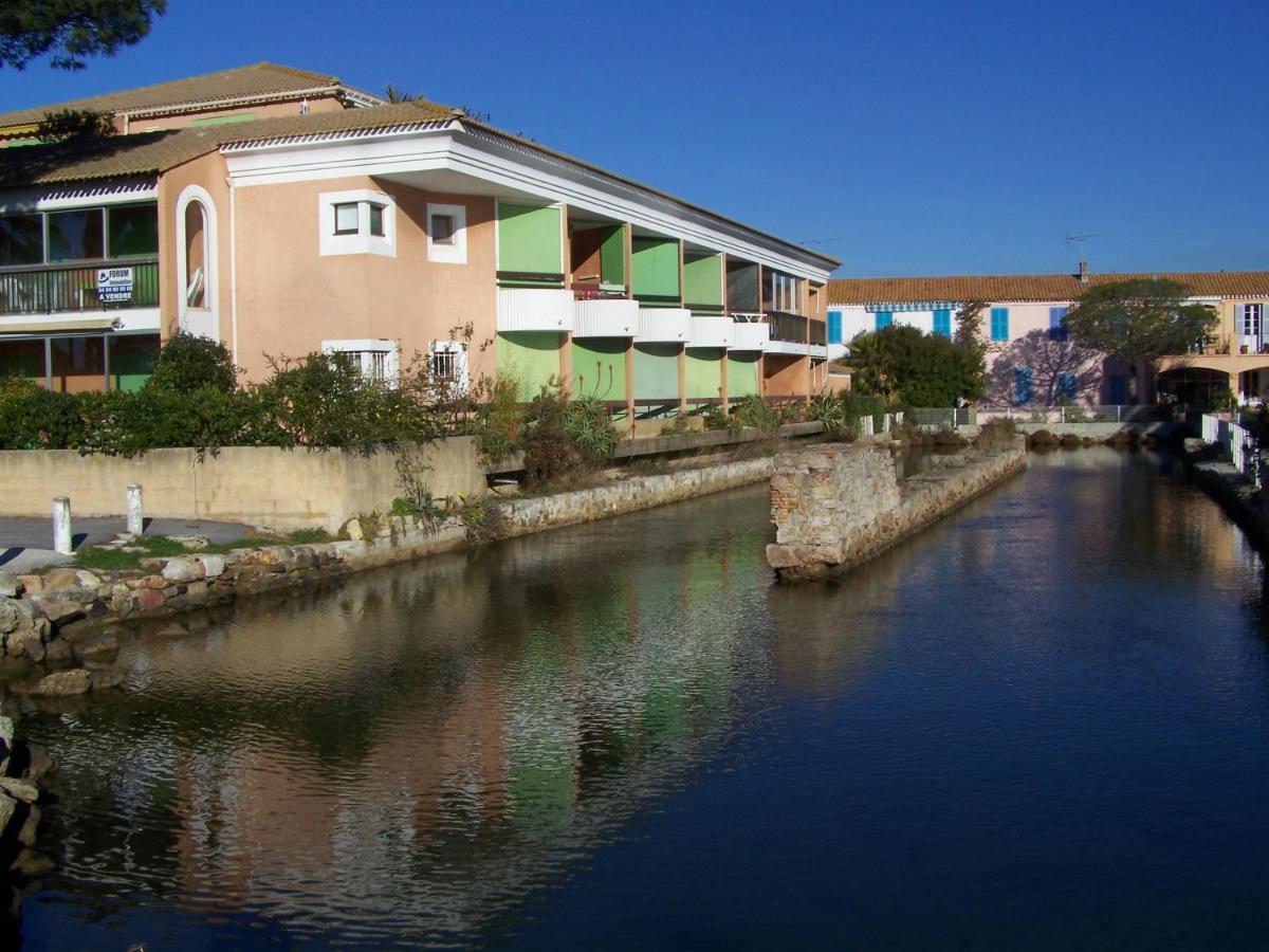 location en bord de mer Hyères Buitenkant foto