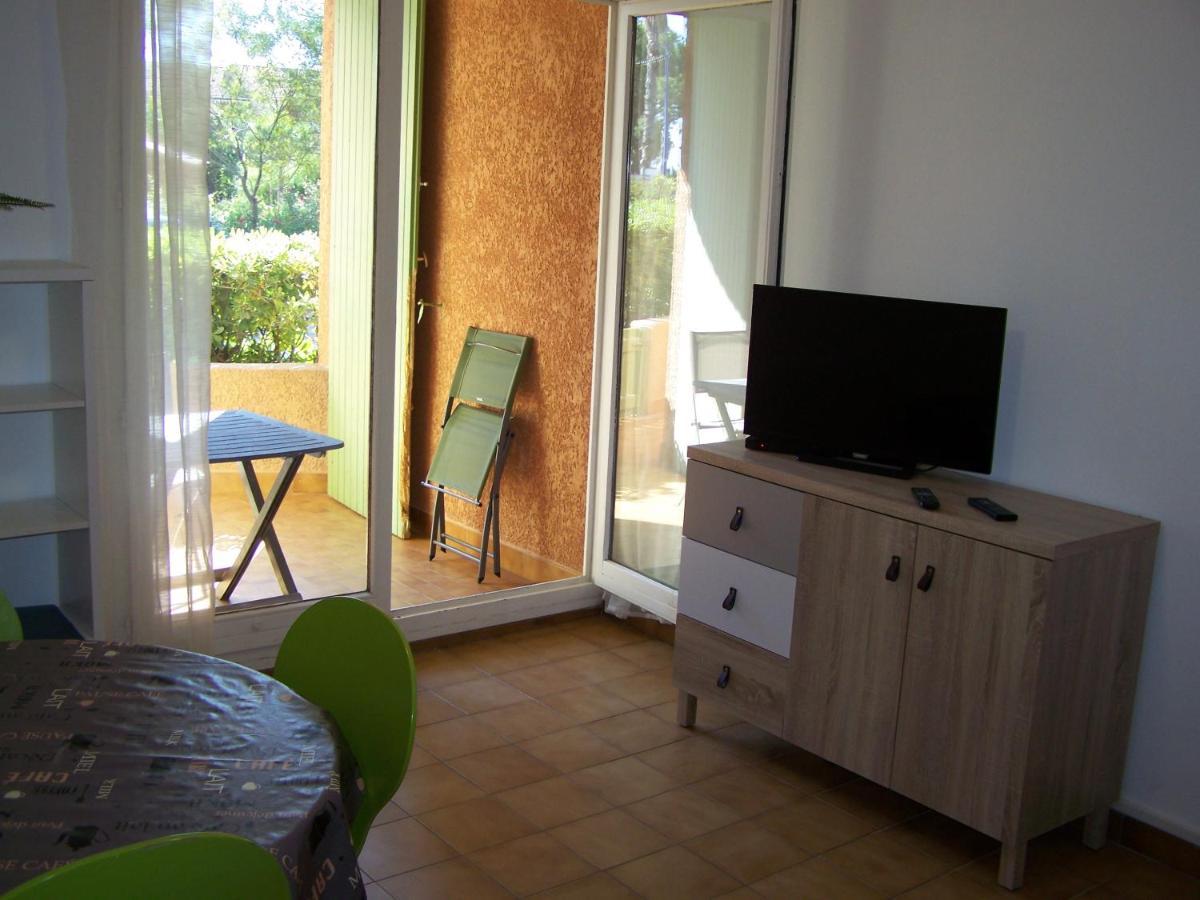 location en bord de mer Hyères Buitenkant foto
