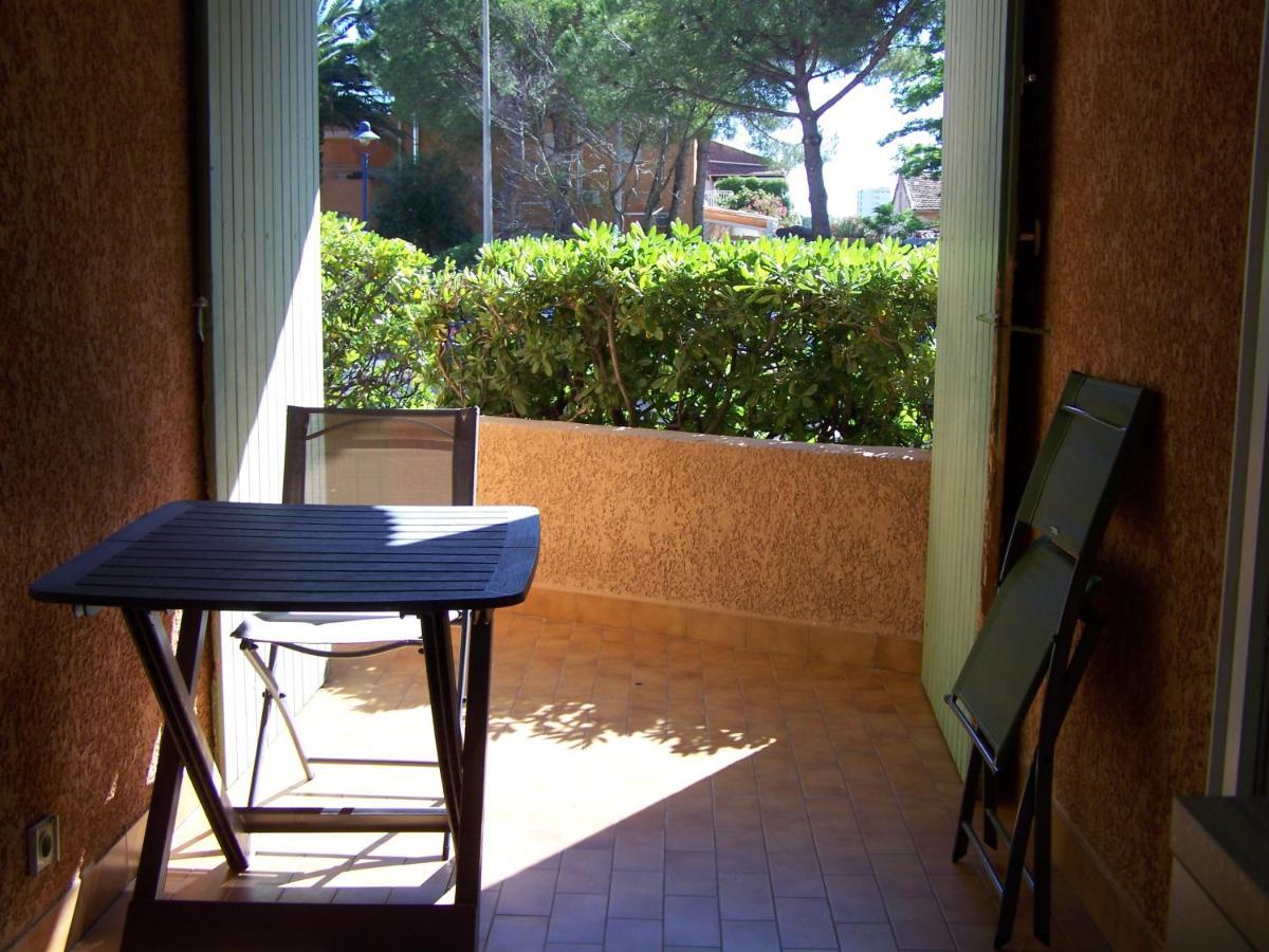 location en bord de mer Hyères Buitenkant foto